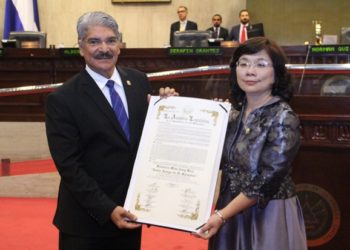 Gobierno critica a Norman Quijano por reconocimiento a exembajadora de Taiwán