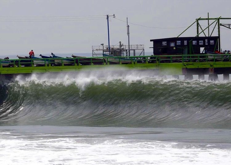 Advierten sobre oleaje más rápido y alto para la próxima semana