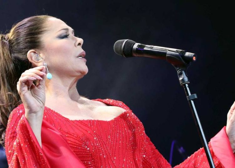 Isabel Pantoja: “Estoy más tranquila con mi hija en un ‘reality’ que por las calles”