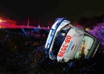 Agentes de la PNC resultan lesionados en accidente de tránsito en La Paz