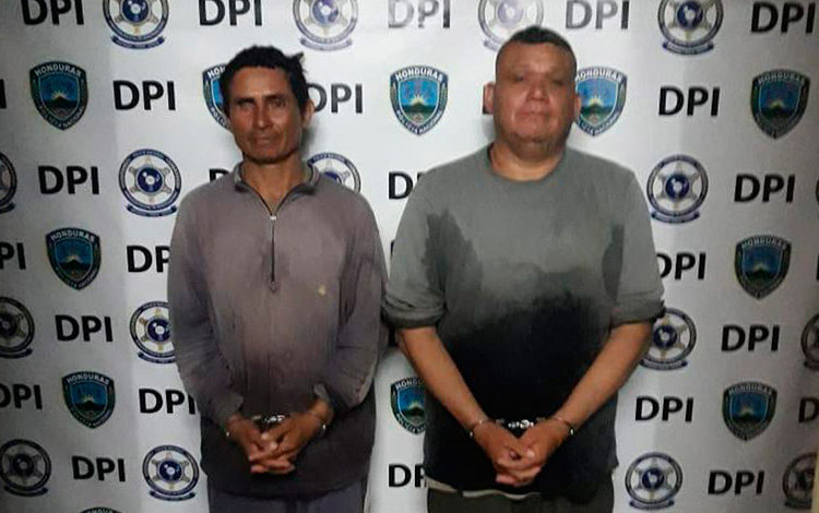 Detienen a dos salvadoreños por atrapar a un tiburón en la zona del Golfo de Fonseca
