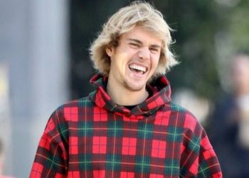 (VIDEO) Los perturbadores gestos de Justin Bieber que han preocupado a sus fanáticas
