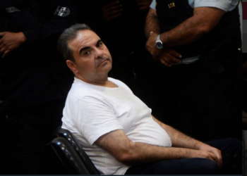 Diez años de prisión para expresidente Saca