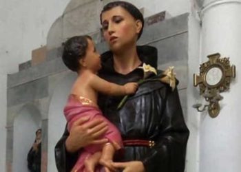 [FOTOS] Creen que San Antonio de Padua «luce afeminado» después de esta restauración