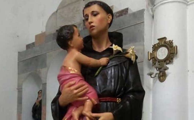 [FOTOS] Creen que San Antonio de Padua «luce afeminado» después de esta restauración