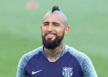 Las actitudes del chileno Arturo Vidal ya molestan en Barcelona