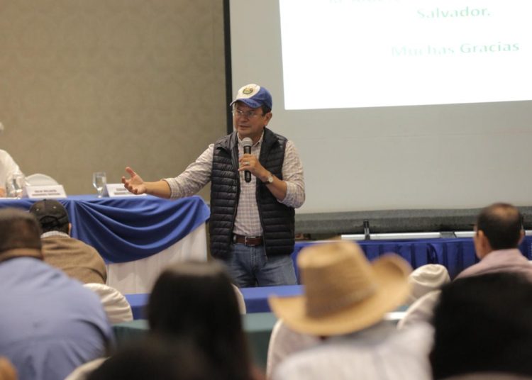 Hugo Martínez se compromete a trabajar por el sector Agropecuario