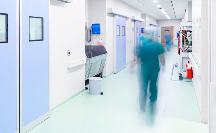 Llego al hospital con un resfriado y lo sometieron a tres años de tratamiento contra un supuesto cáncer