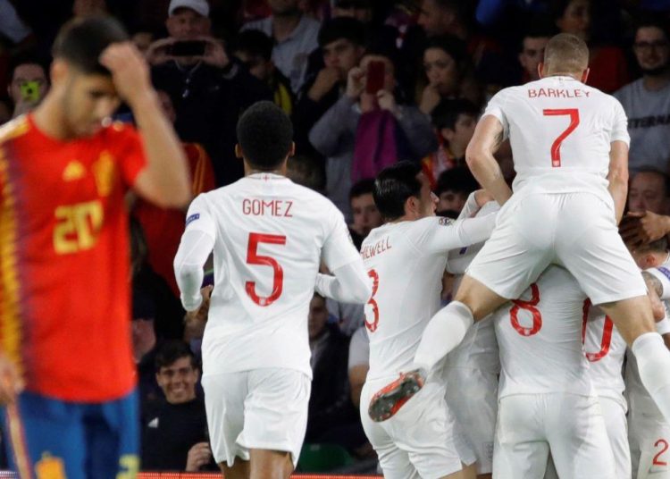 Inglaterra le propina la primera derrota a la España de Luis Enrique