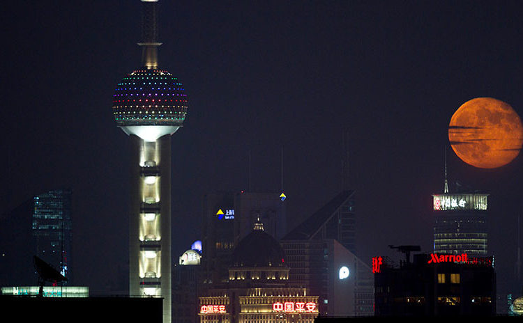 Una ciudad china contará con su propia «luna artificial» para iluminar las calles