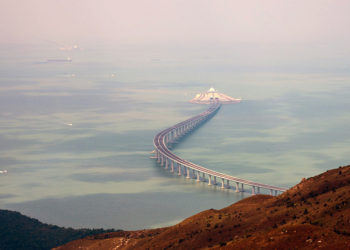 China abre puente marítimo con restricción para algunos vehículos