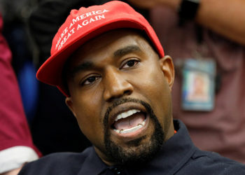 Kanye West diseña camisetas que instan a los afroamericanos abandonar el Partido Demócrata
