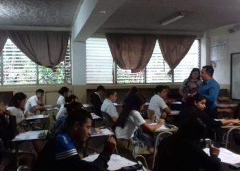 Futuros bachilleres se someten a la PAES a nivel nacional
