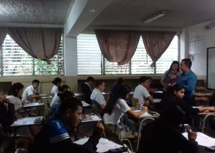 Futuros bachilleres se someten a la PAES a nivel nacional