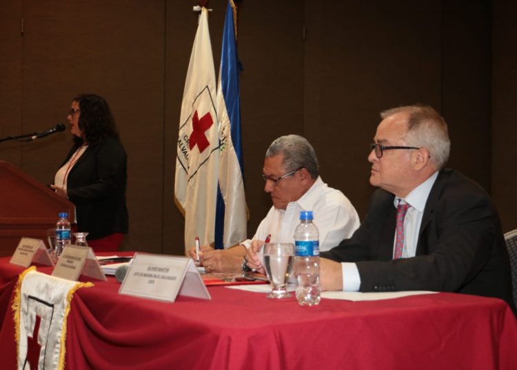 Cruz Roja Salvadoreña analiza avances en protección a socorristas