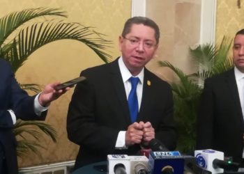 Douglas Meléndez acusa a la administración de Luis Martínez de que FGR haya perdido caso de Francisco Flores