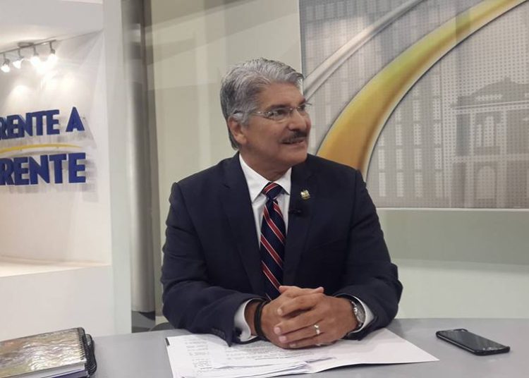 Norman Quijano apoya reelección del fiscal Douglas Meléndez