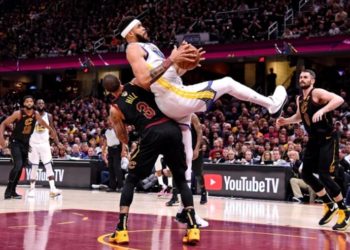 Basquetbolista denuncia que la NBA no quiere más jugadores «demasiado altos»