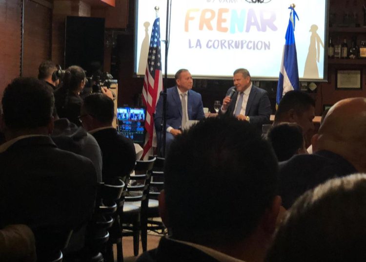 Josue Alvarado se reúne con comunidad salvadoreña en Washington