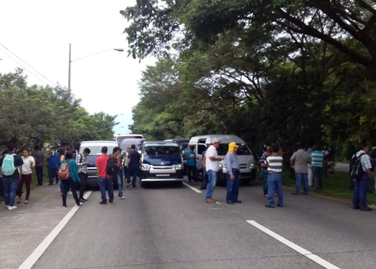 Habilitan paso al aeropuerto Monseñor Óscar Arnulfo Romero