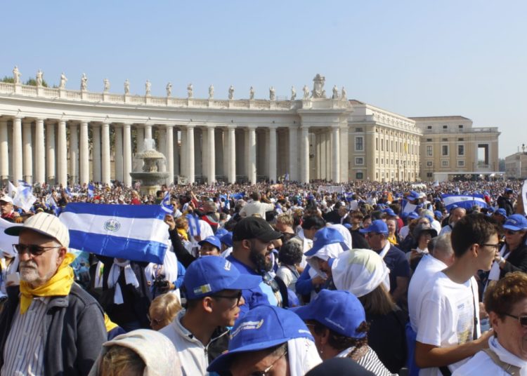 EN FOTOS: Así se vivió la canonización de monseñor Romero en Roma