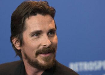 (VIDEO) Christian Bale otra vez sorprende al público con esta transformación