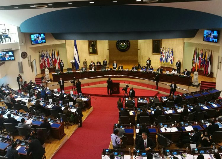 Asamblea somete a votación un dictamen para la elección de magistrados
