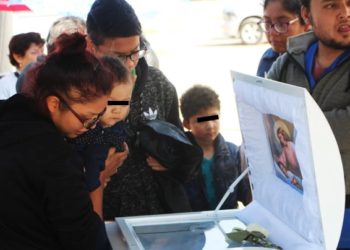 Muere ahogado un niño de 8 años al que su padre obligó a comer sus excrementos