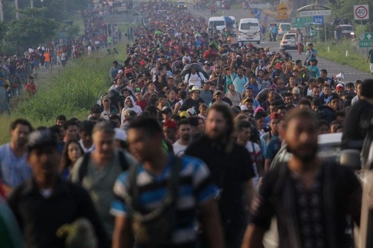 Estados Unidos desplegará 5.000 militares en la frontera para frenar la caravana de migrantes