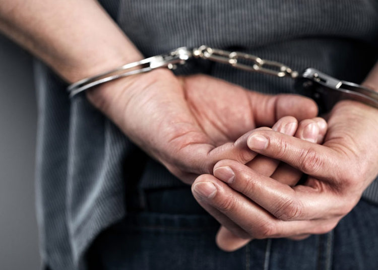 Doce años de cárcel para dos pandilleros que extorsionaban a comerciantes en Mejicanos