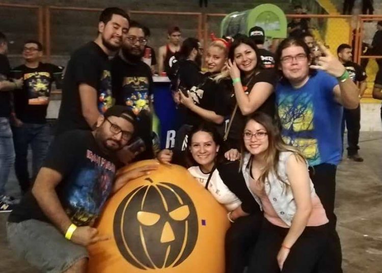 Crónica | Metaleros salvadoreños cayeron rendidos a los pies de Helloween
