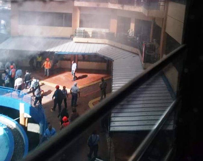 Bomberos reporta incendio en Ministerio de Hacienda