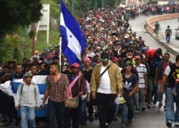 Trump ordenó al Ejército enviar más soldados a la frontera con México por caravana de migrantes