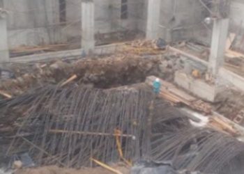 Seis trabajadores lesionados tras desplomarse una construcción en col. San Benito