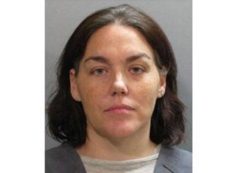 Mujer que padece síndrome que la hace fingir enfermedades, envenenó a su hija con Tylenol