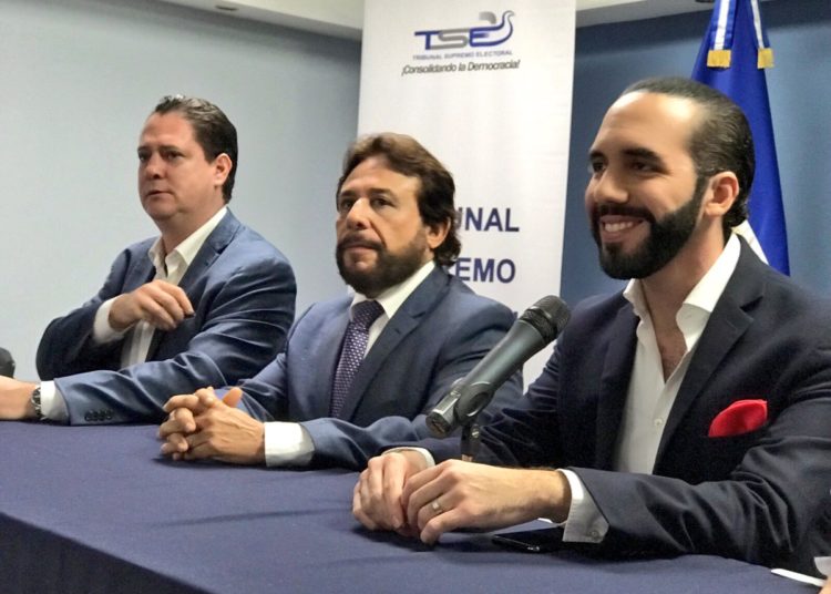 «De haber segunda vuelta no vamos a negociar con el FMLN», dice Bukele al inscribir su candidatura en TSE
