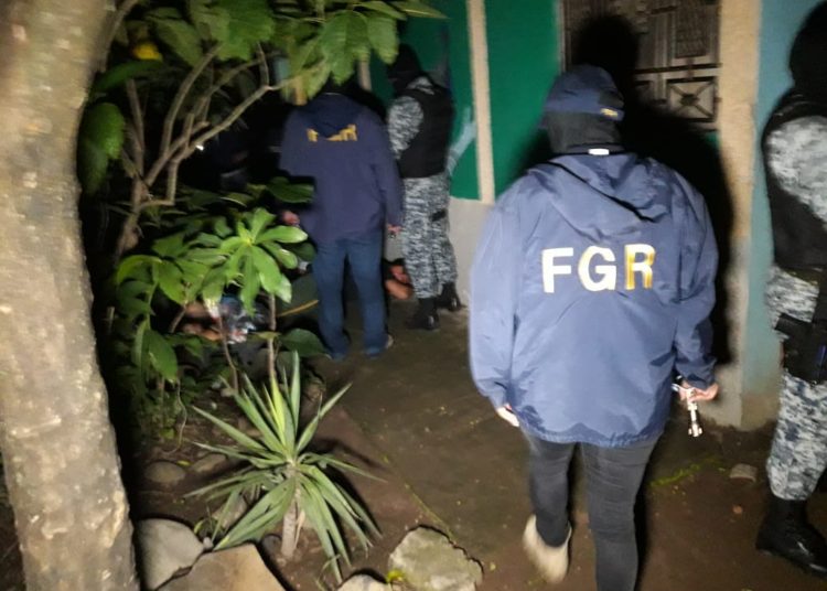 Capturan a profesor acusado de agredir sexualmente a una niña de 8 años en sonsonate