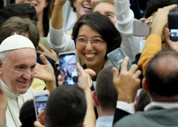 El Papa advierte que no habrá privilegios para obispos que «han cometido o encubierto» abusos sexuales