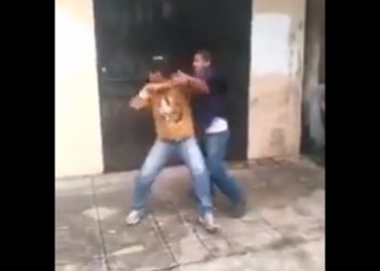 (VÍDEO) Motoristas se van a los puños por intolerancia vial