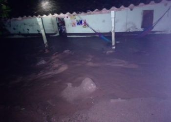 Lluvias: PNC Morazán rescata a 5 personas en hamacas. Se reportó un desaparecido