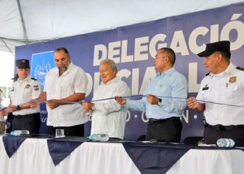 Sánchez Cerén inaugura edificio de la PNC en Zacatecoluca