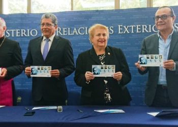 Presentan sello postal alusivo a Monseñor Óscar Arnulfo Romero