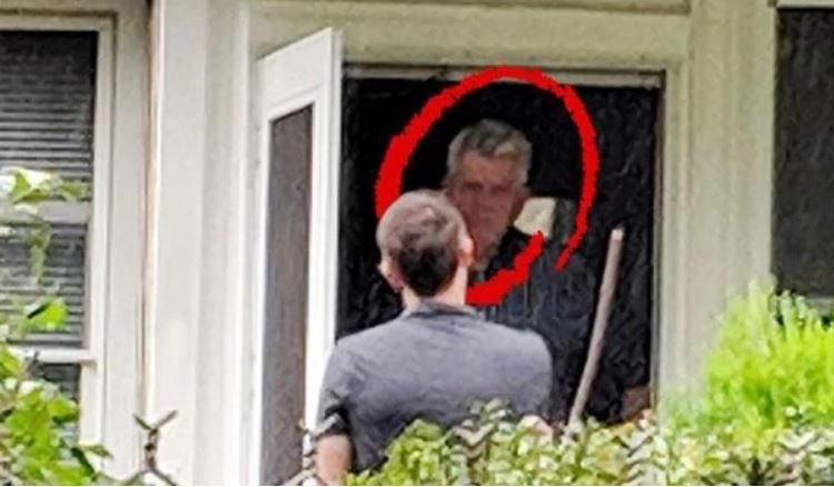 Hallan al sobrino nieto de Adolf Hitler y habló de Angela Merkel y de Donald Trump