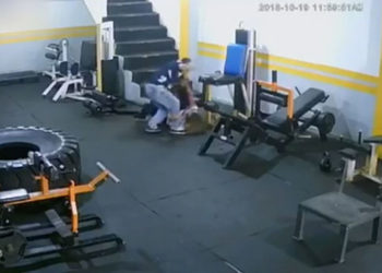 Hombre propina una brutal paliza a su exnovia en Colombia por no querer volver con él