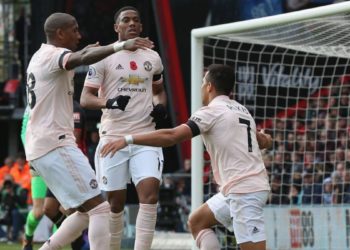 Alexis y Rashford salvan a Mourinho en sufrida victoria del United