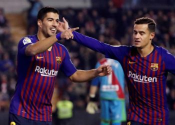 Luis Suárez guía la remontada del Barcelona ante el Rayo