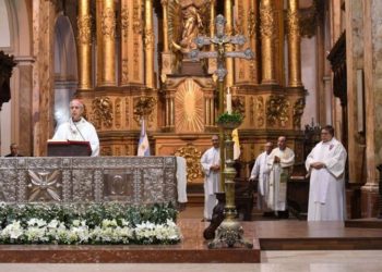 Iglesia católica argentina renuncia al dinero público para financiarse