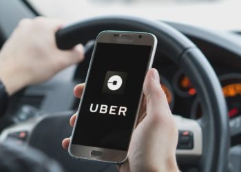 Mujer embarazada busca al conductor de UBER que le salvó la vida