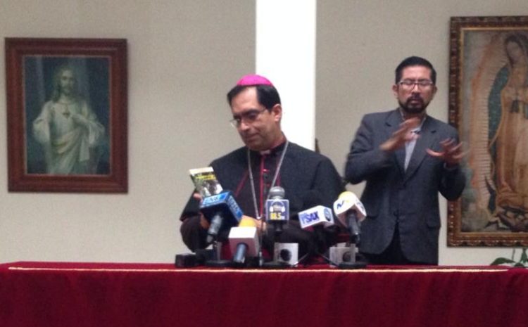 Monseñor Escobar exige al Gobierno y a la sociedad que respondan al mensaje que manda la situación de inmigración en el país