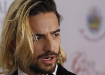 (VIDEO) Esta fue la peculiar reacción de Natalia Lafourcade ante el Grammy otorgado a Maluma